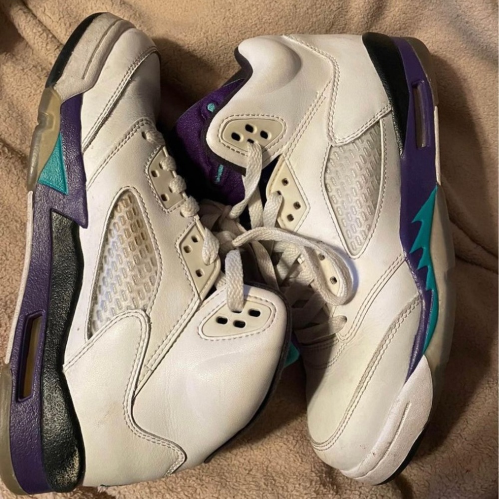 Jordan 5 Retro Grape - image 1
